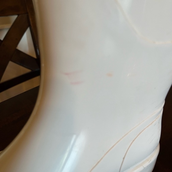 Burberry Rain Boots size 40. (8.5). - Picture 4 of 6